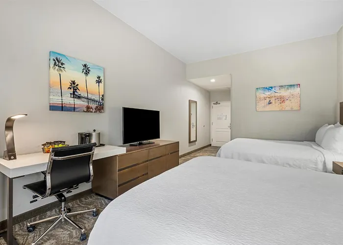 Best Western Valencia/Six Flags Inn & Suites