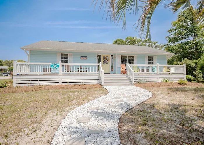 Cottage Breeze By Oak Island Accommodations