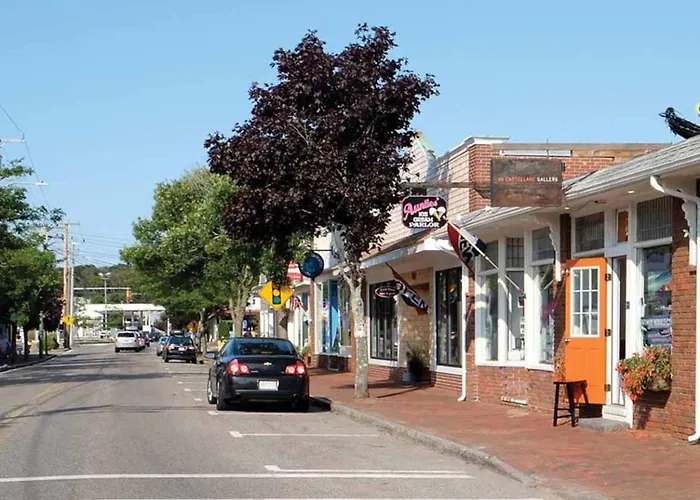 Gorgeous Home 1 Mile To Beach And Near Cape Cod Bikepath