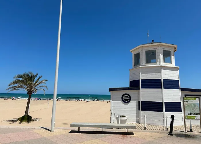 Gandia Playa Moderna - nuevo con piscina y parking, 2 banos, playa 300 m, grau 300 m