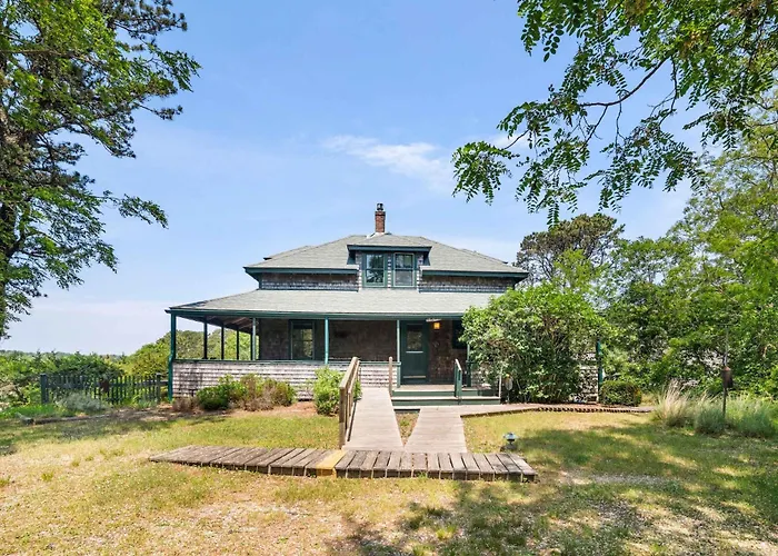 Stunning Water Views Sleeps 14