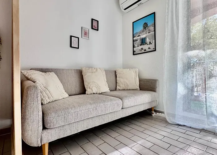 Studio sur le port de Hyères - à 2min des plages, Clim&Balcon