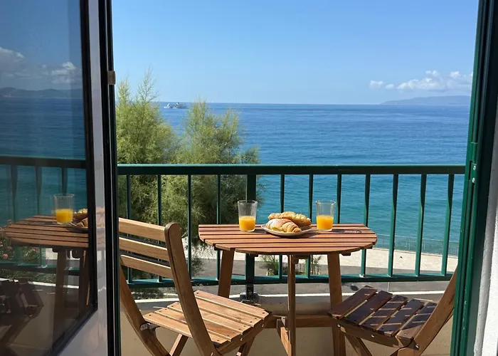 Vista Mare e Castello Casa Vacanze