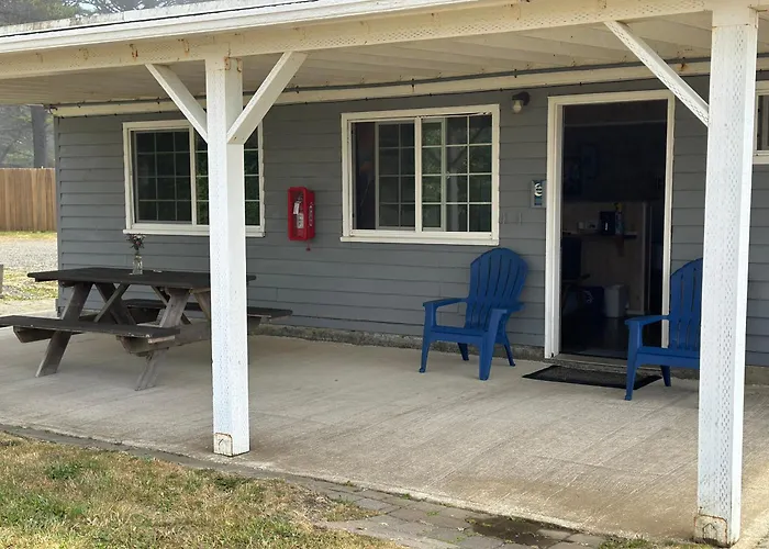 Tillicum Beach Motel - Formerly Deane'S Oceanfront Lodge