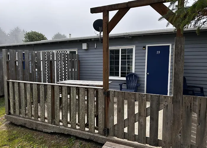 Tillicum Beach Motel - Formerly Deane'S Oceanfront Lodge