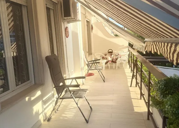 Villetta Tina a 50 m dal Mare -Residence -Ampio Giardino Privato- Parking