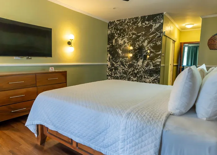 Travellers Beach Resort