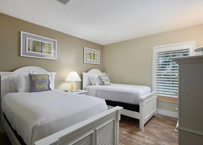 2531 Beach Villa- Captiva Three Bedroom Executive Penthouse Residence