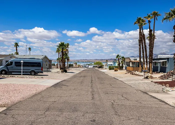 Lake Havasu Oasis