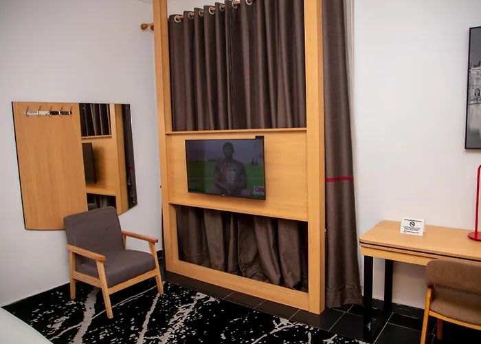 Ivy Hotel Emerald