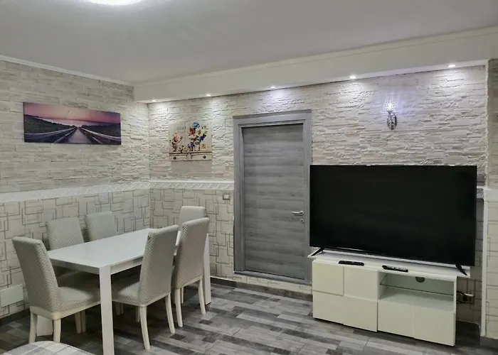 Tiva' Holiday House