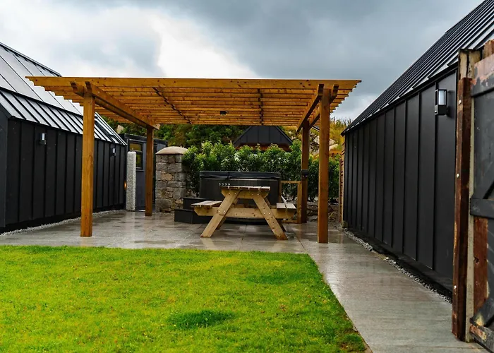 The Village At The Rocks - Luxury Glamping Resort