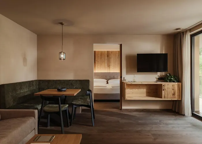 Waldrast - Forestside Living