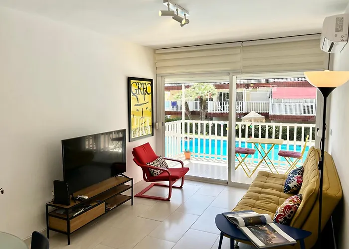 Escápate al Sol Apartamento con Piscina y Playa Cercana