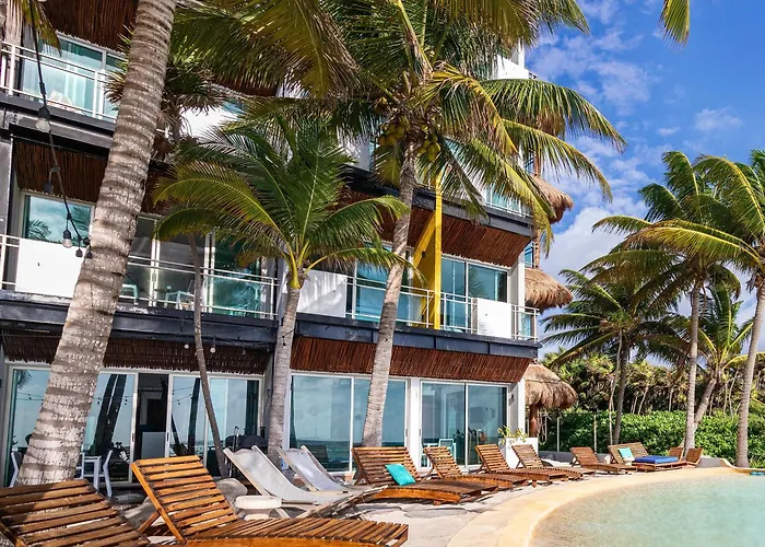 Angelina 28 Beachfront And Family Apartments - Modern And Relaxing Long Stays - 20 Min From Cancun Airport