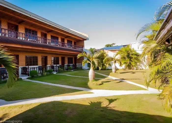 Cou Cou Bar Hotel & Restaurant