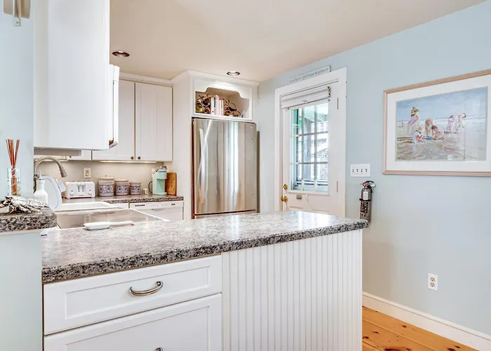 Walk To Goose Rocks Beach: Quiet Townhome W/ Patio