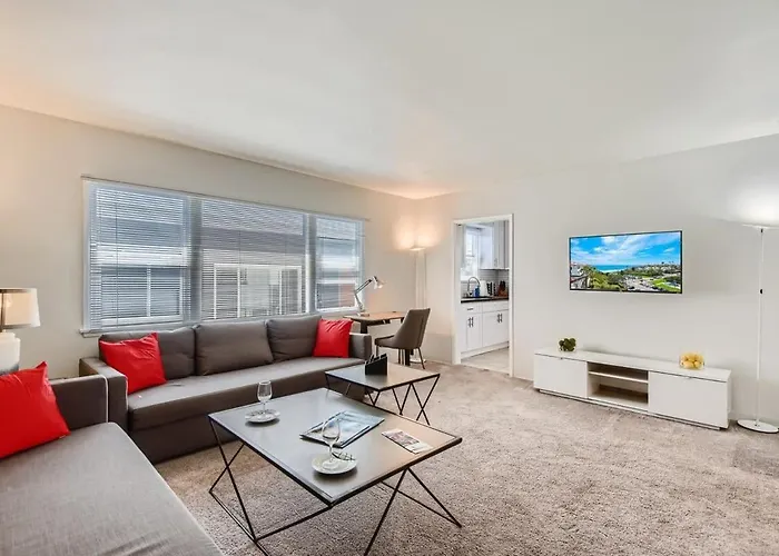 Walk To Beach - King Apt In #1 Area - Ac