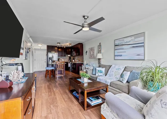 Excellent Beach Front Community, Golf Course, Tennis, Sunny Weather Year Round!