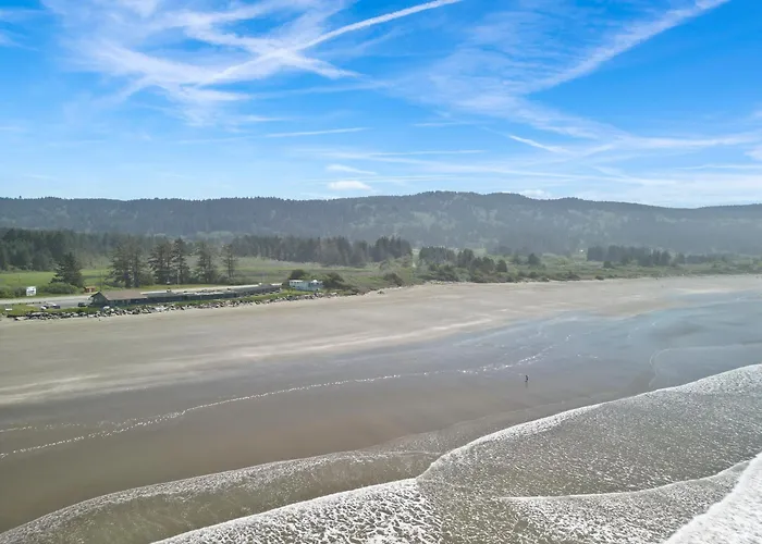 Crescent Beach Motel