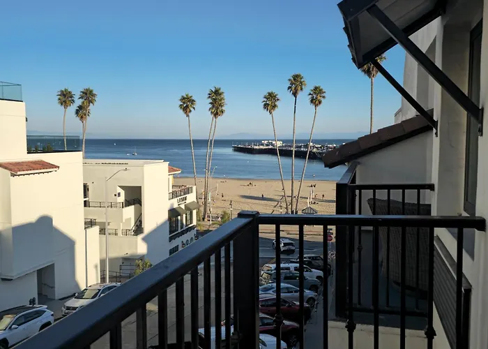 Casablanca Inn On The Beach
