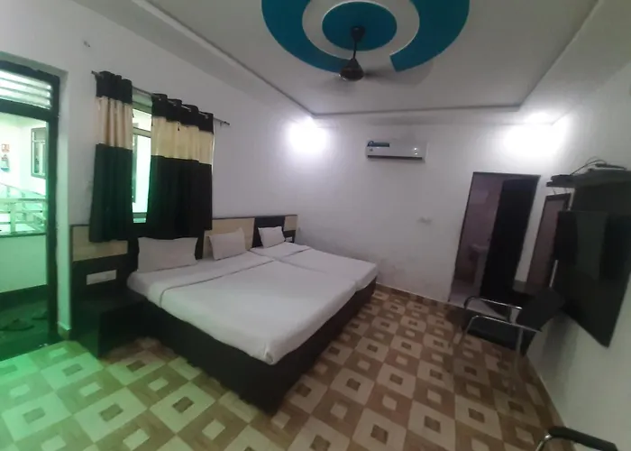 Taj 3 Star Hotel Near 200Mtr Taj Mahal Agra