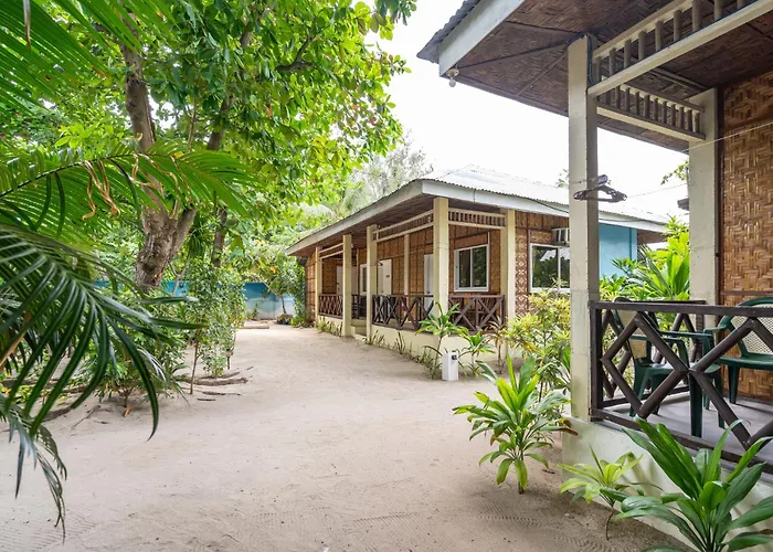 The Shark'S Tail Dive Resort