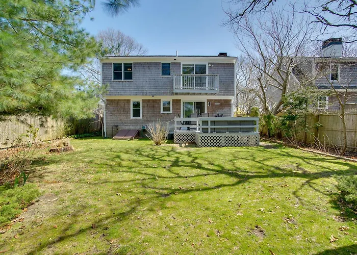 Easy Beach Days! Updated Cape Cod Home W/ Deck