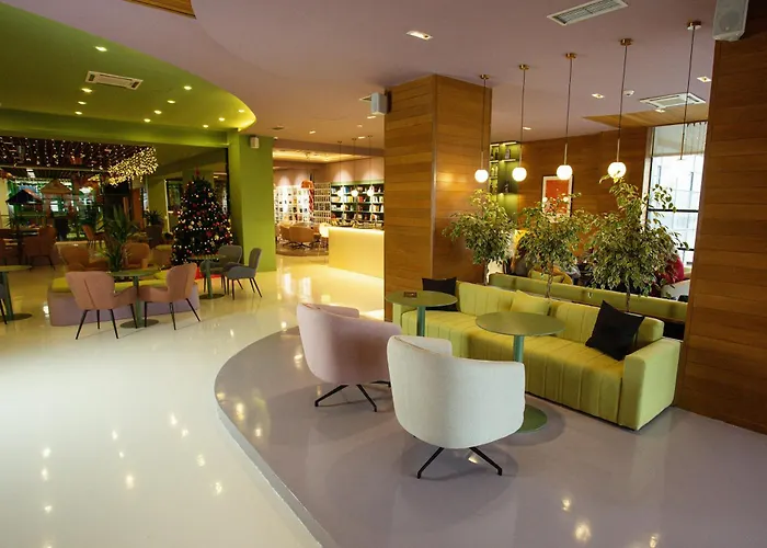 Hotel 12