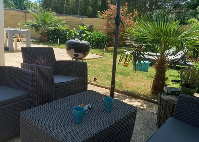 Maison tout confort au calme à 300m de la mer et du GR34 avec jardin