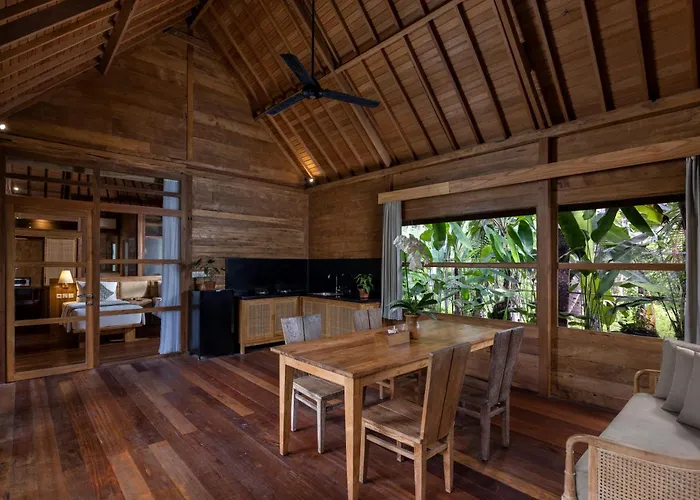 Rumah Kayu Resort