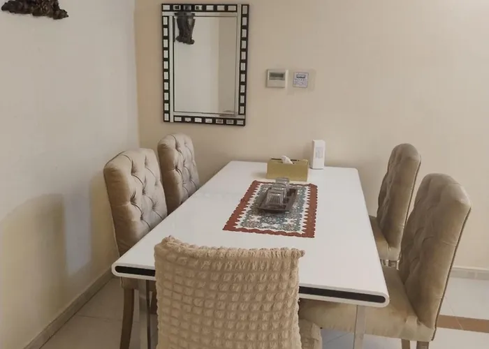Cityscape Retreat Apartment