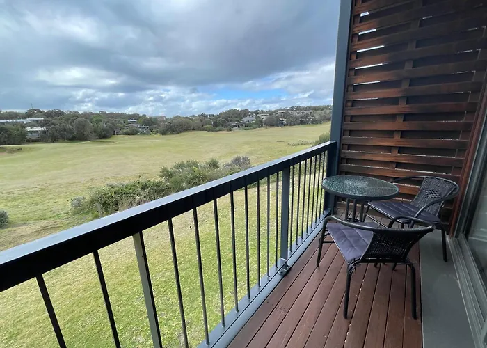Coastal Cove Suite - With Heated Pool Near Hot Springs & Golf
