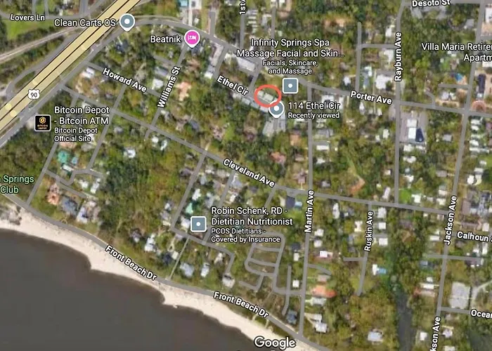 Downtown Ocean Springs: Pool & Beach