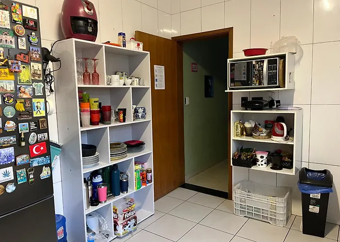 Quartos na Praia - Cozinha Compartilhada, Self Check-in, WiFi, Próximo à Praia