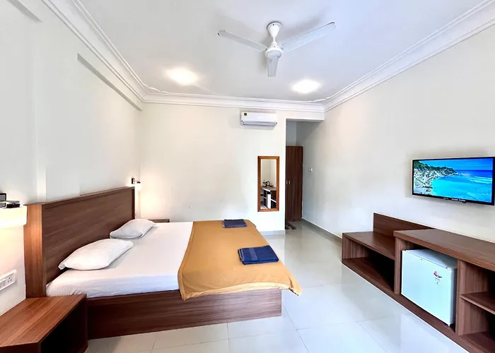 Morjim Sunset Hotel - 400 Meter To Morjim Beach