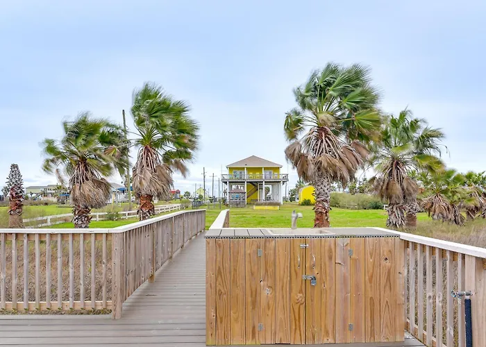 Walk To Beach! Bayfront Coastal Gem In Gilchrist