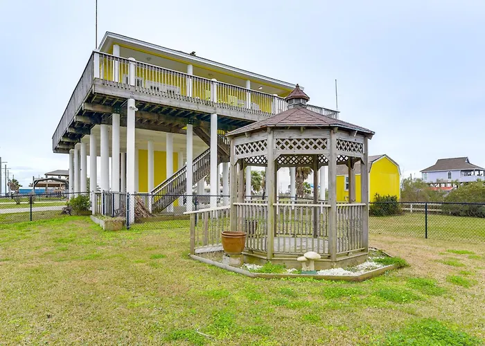 Walk To Beach! Bayfront Coastal Gem In Gilchrist