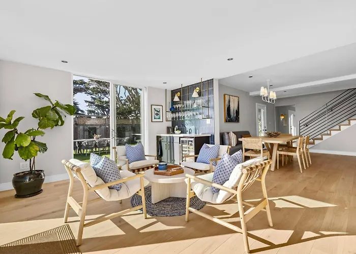 Experience The Pinnacle Of Coastal Living At Harbour House