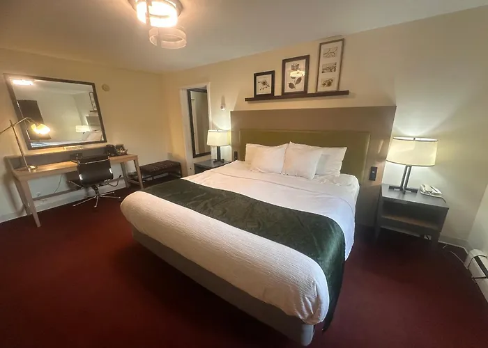 Pictured Rocks Inn And Suites