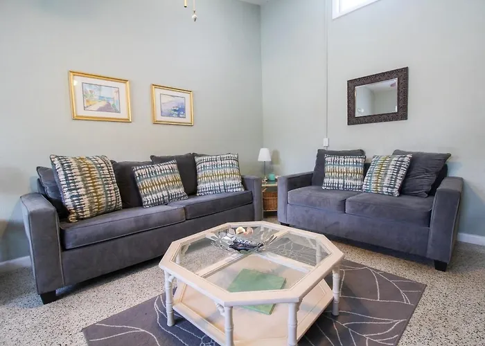 1Br Venice Home With Private Beach Access - Golden Beach Haven