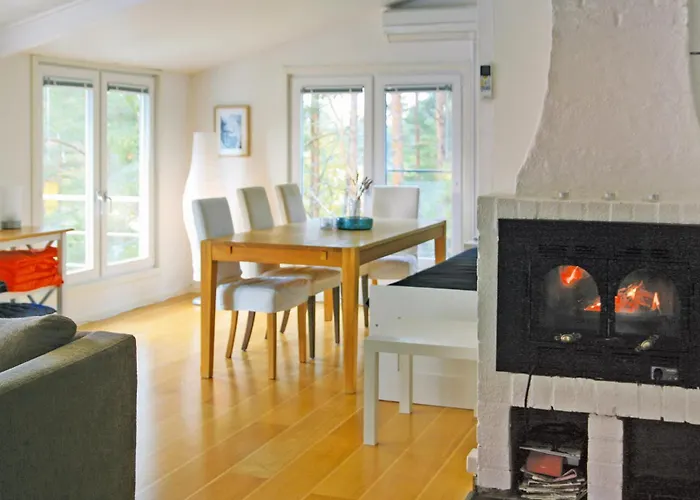 3 Bedroom Awesome Home In Vikbolandet