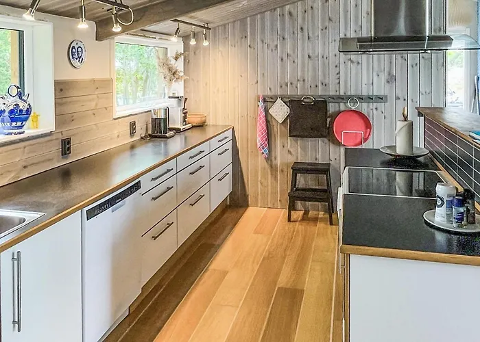 3 Bedroom Awesome Home In Vikbolandet