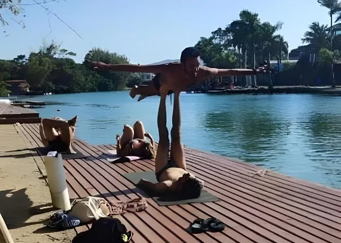 Nomades Riverside - Adventure Hostels & Coworking