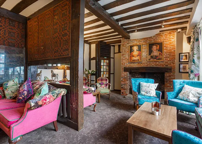 The White Horse Hotel, Romsey, Hampshire - The Coaching Inn Group