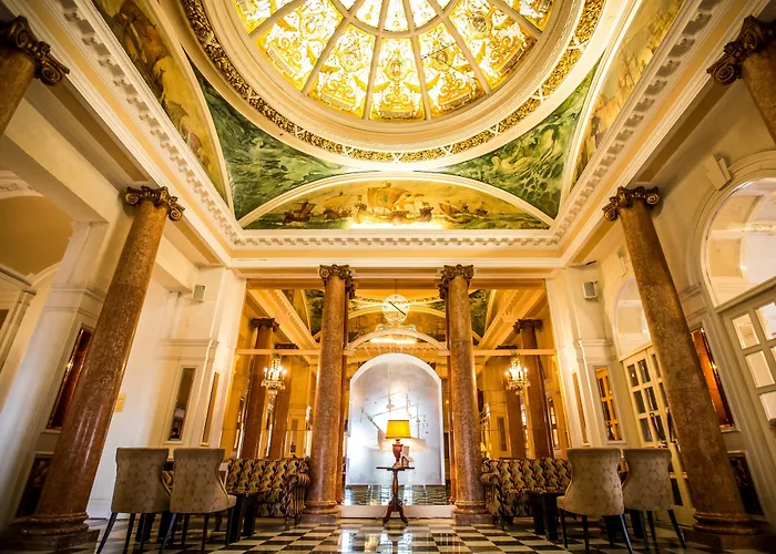 The Queens Hotel