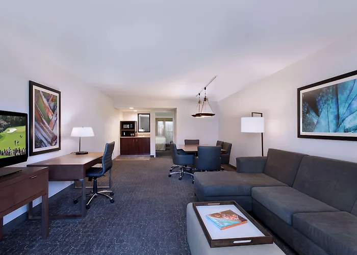 Embassy Suites By Hilton Palm Desert