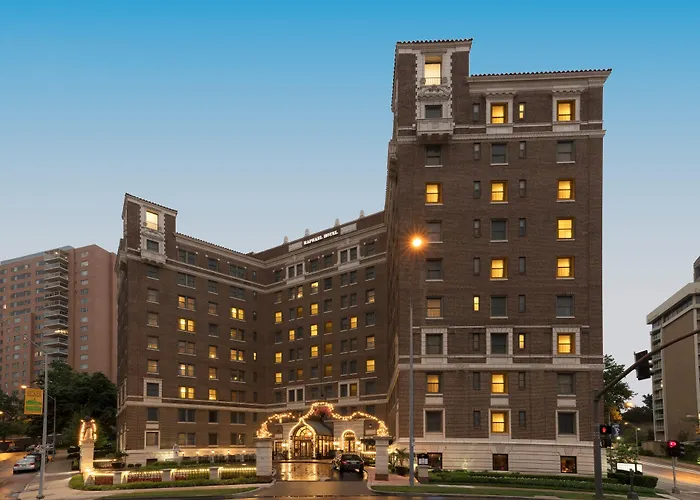The Raphael Hotel, Autograph Collection