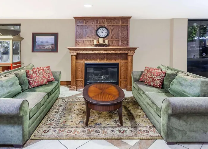 Baymont By Wyndham Elkhart