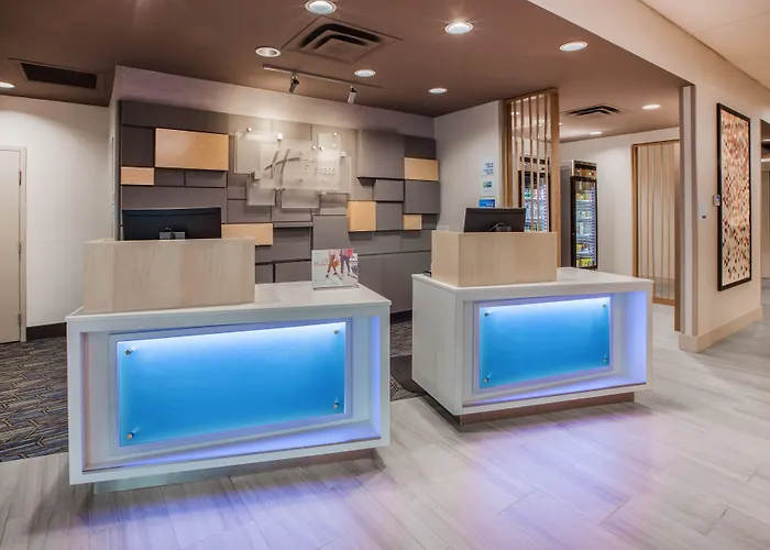 Holiday Inn Express - Fall River North